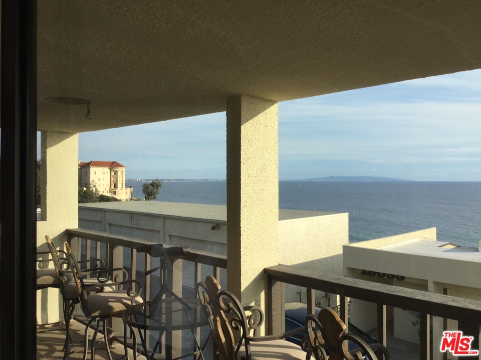 18057 Coastline Drive, Unit 5 Malibu, CA 90265 - Photo 11 of 21 a view of balcony and patio