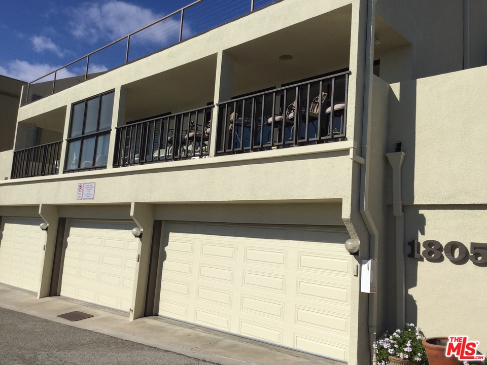 18057 Coastline Drive, Unit 5 Malibu, CA 90265 - Photo 15 of 21 a view of front door