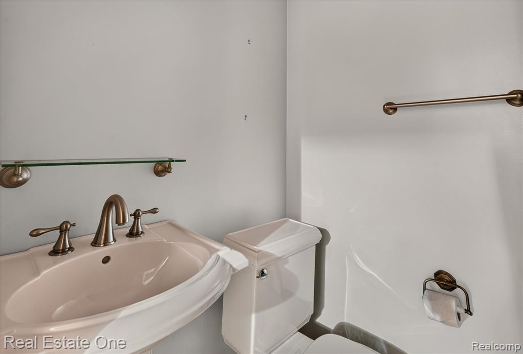 6039 Fish Lake Road Holly, MI 48442 - Photo 32 of 71 Gallery Image 32