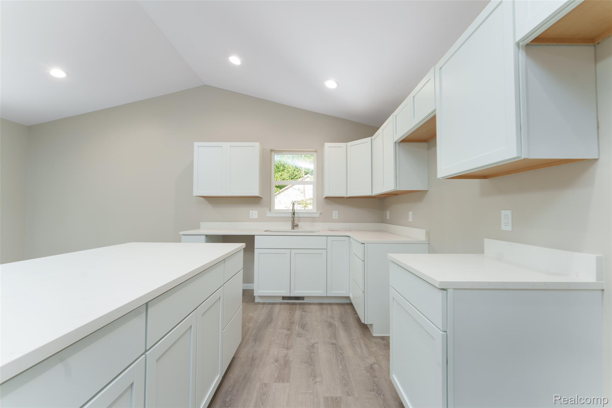 10551 West Allen Road Fowlerville, MI 48836 - Photo 6 of 34 DSC07793.jpg