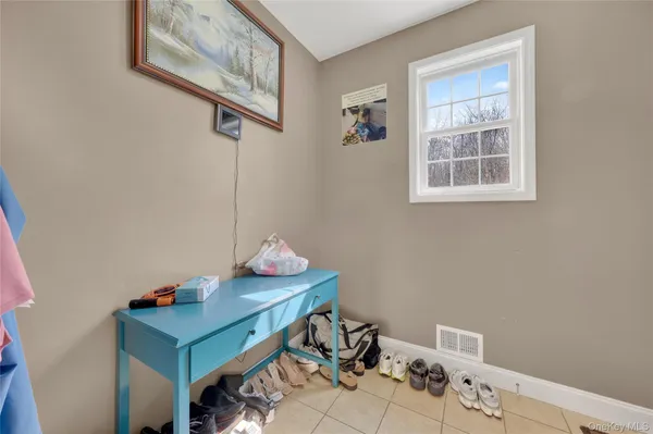 $900,000 | 30 Meadow Wood Lane, Wappingers Falls, NY 12590