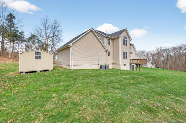 $900,000 | 30 Meadow Wood Lane, Wappingers Falls, NY 12590