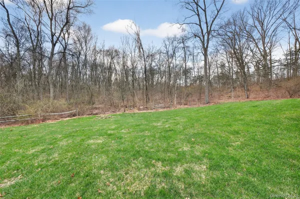 $900,000 | 30 Meadow Wood Lane, Wappingers Falls, NY 12590