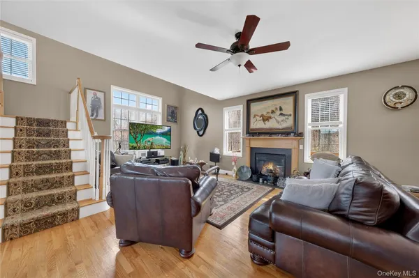 $900,000 | 30 Meadow Wood Lane, Wappingers Falls, NY 12590