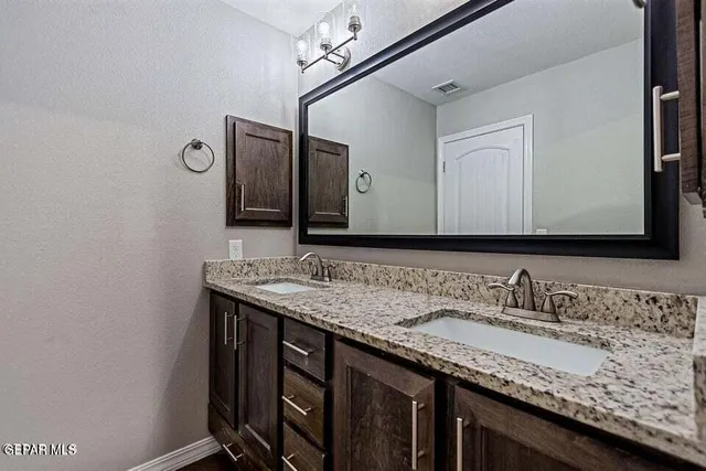 $319,999 | 2600 Sammy Cervantes Street, El Paso, TX 79938