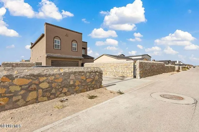 $319,999 | 2600 Sammy Cervantes Street, El Paso, TX 79938