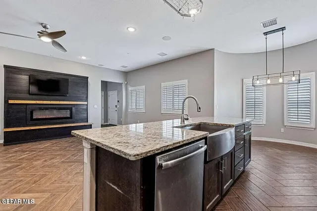 $319,999 | 2600 Sammy Cervantes Street, El Paso, TX 79938