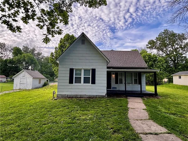 $159,900 | 317 East Pine Street, Drexel, MO 64742