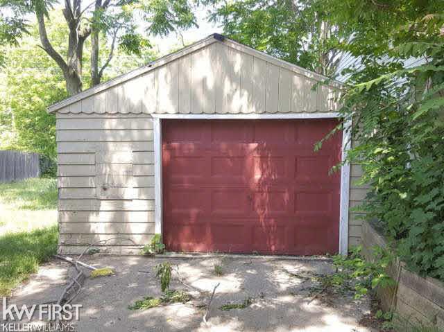 4309 Pengelly Road Flint, MI 48507 - Photo 3 of 12 21175531-2.JPG