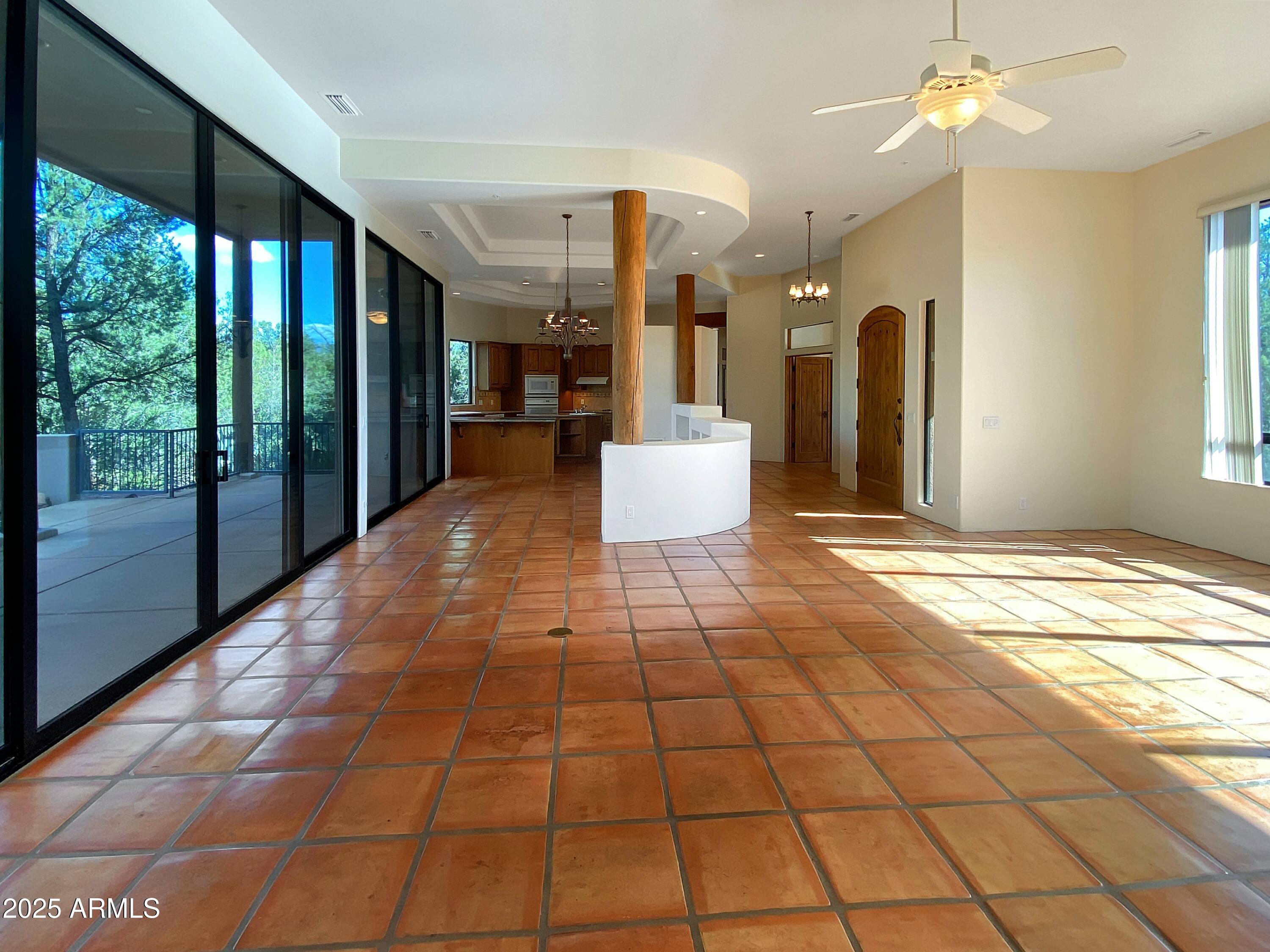 100 Paisano Road Sedona, AZ 86336 - Photo 34 of 87 Living Room/kitchen