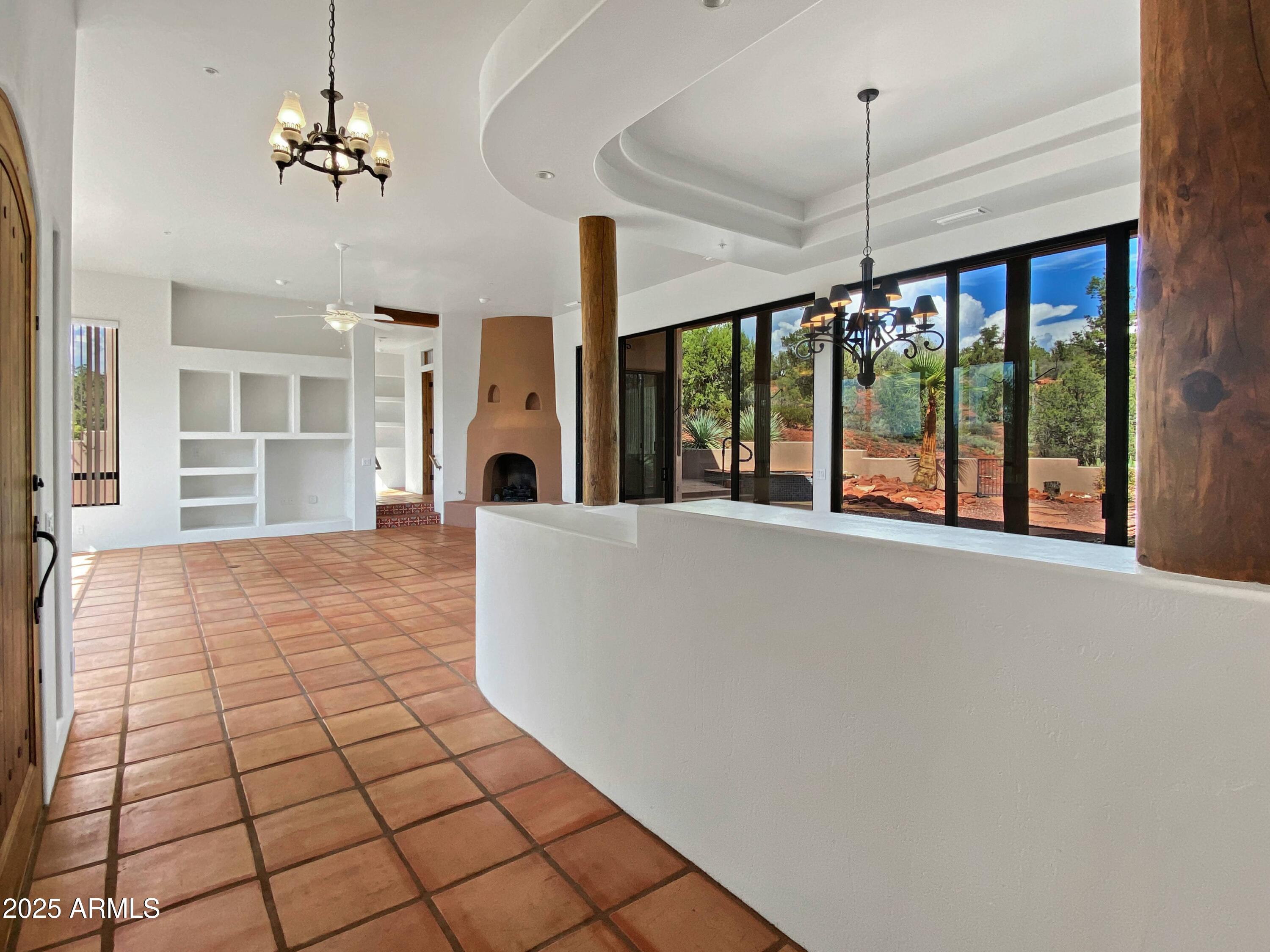 100 Paisano Road Sedona, AZ 86336 - Photo 38 of 87 Hallway entry