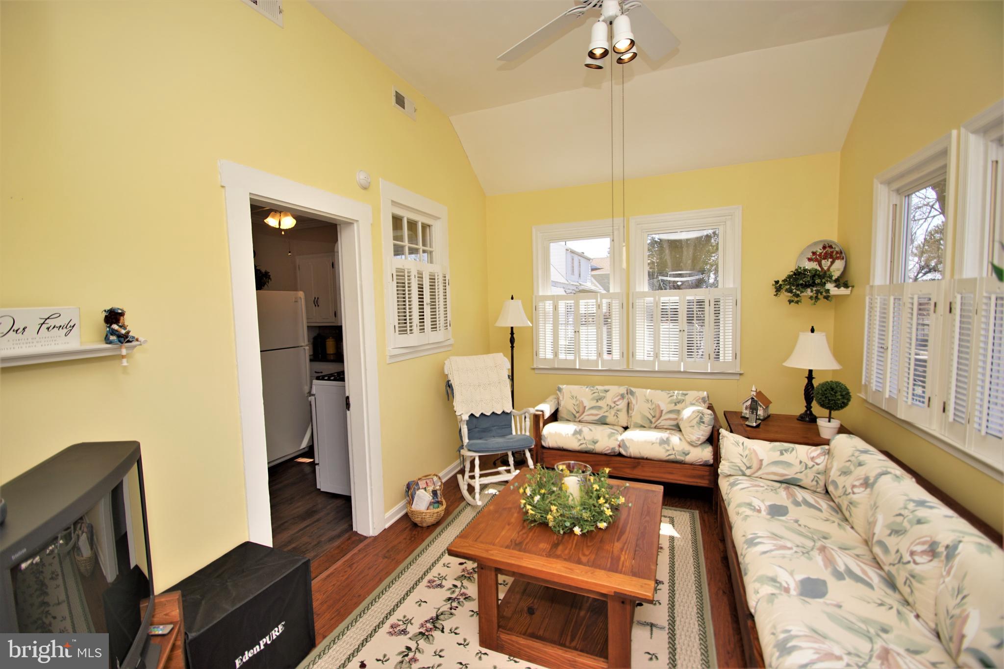 6214 Tramore Road Baltimore, MD 21214 - Photo 7 of 35