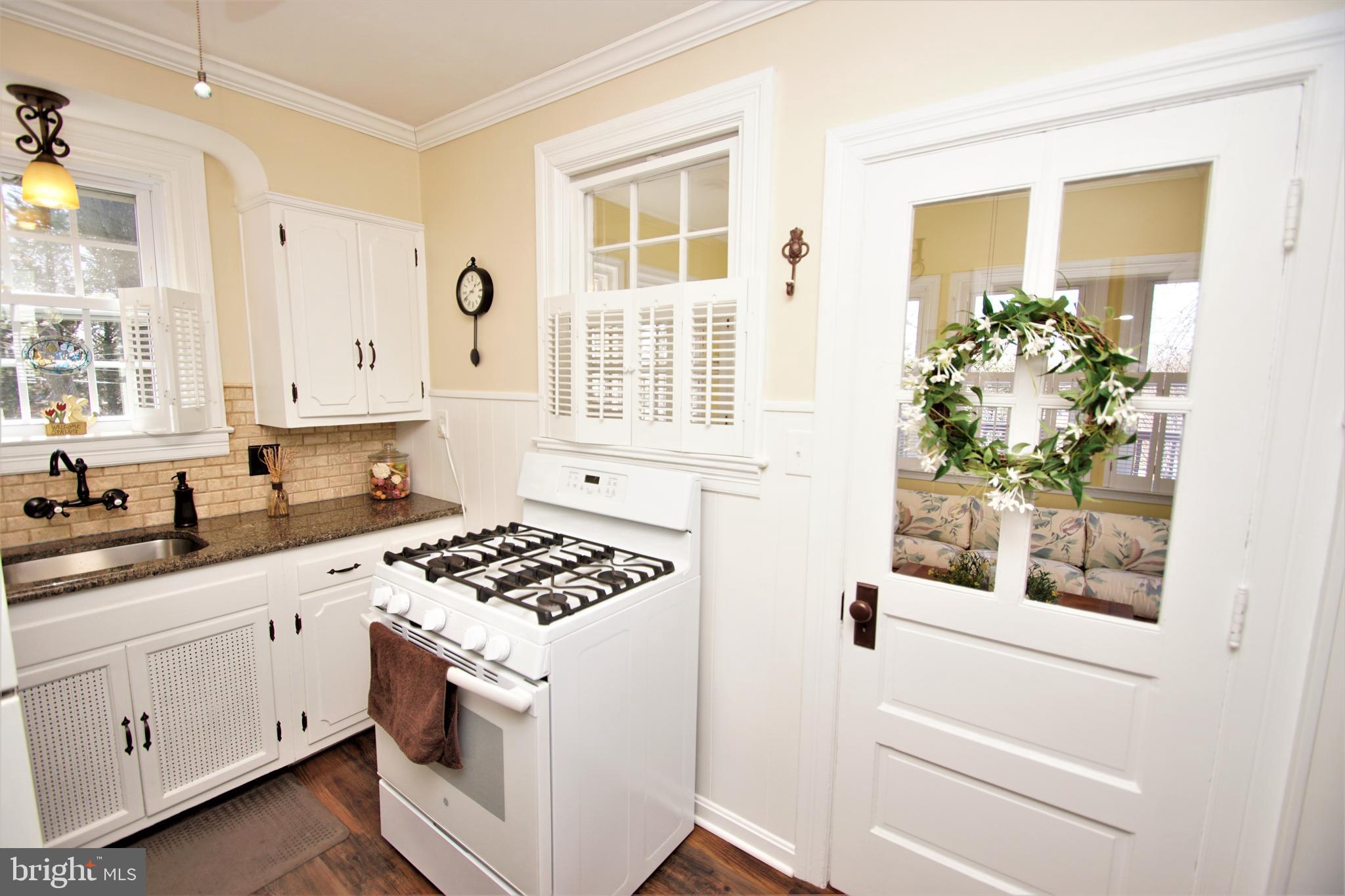 6214 Tramore Road Baltimore, MD 21214 - Photo 8 of 35