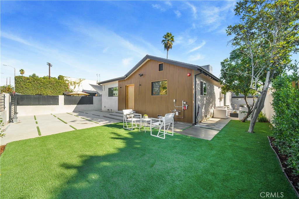2982 Glendale Boulevard Los Angeles, CA 90039 - Photo 4 of 47 a front view of a house with a yard