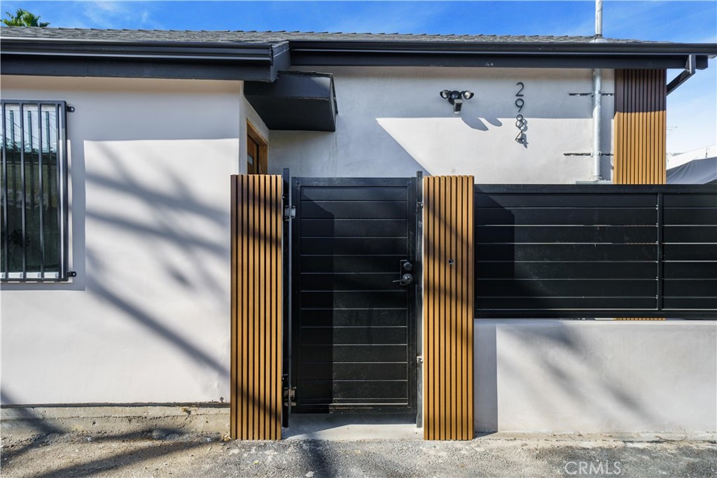 2982 Glendale Boulevard Los Angeles, CA 90039 - Photo 47 of 47 a closeup of a door
