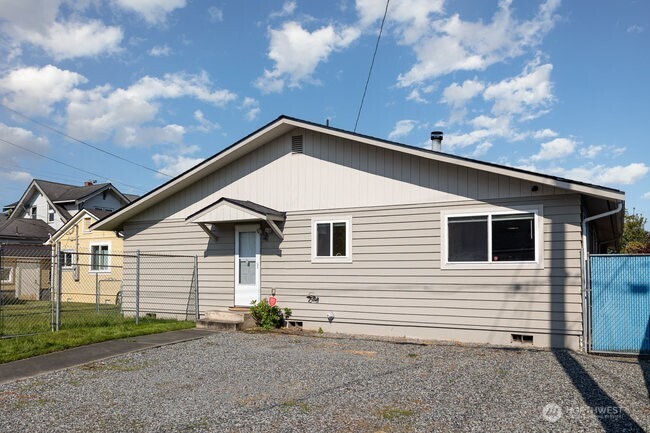 2516 Rockefeller Avenue, Unit A B Everett, WA 98201 - Photo 37 of 37