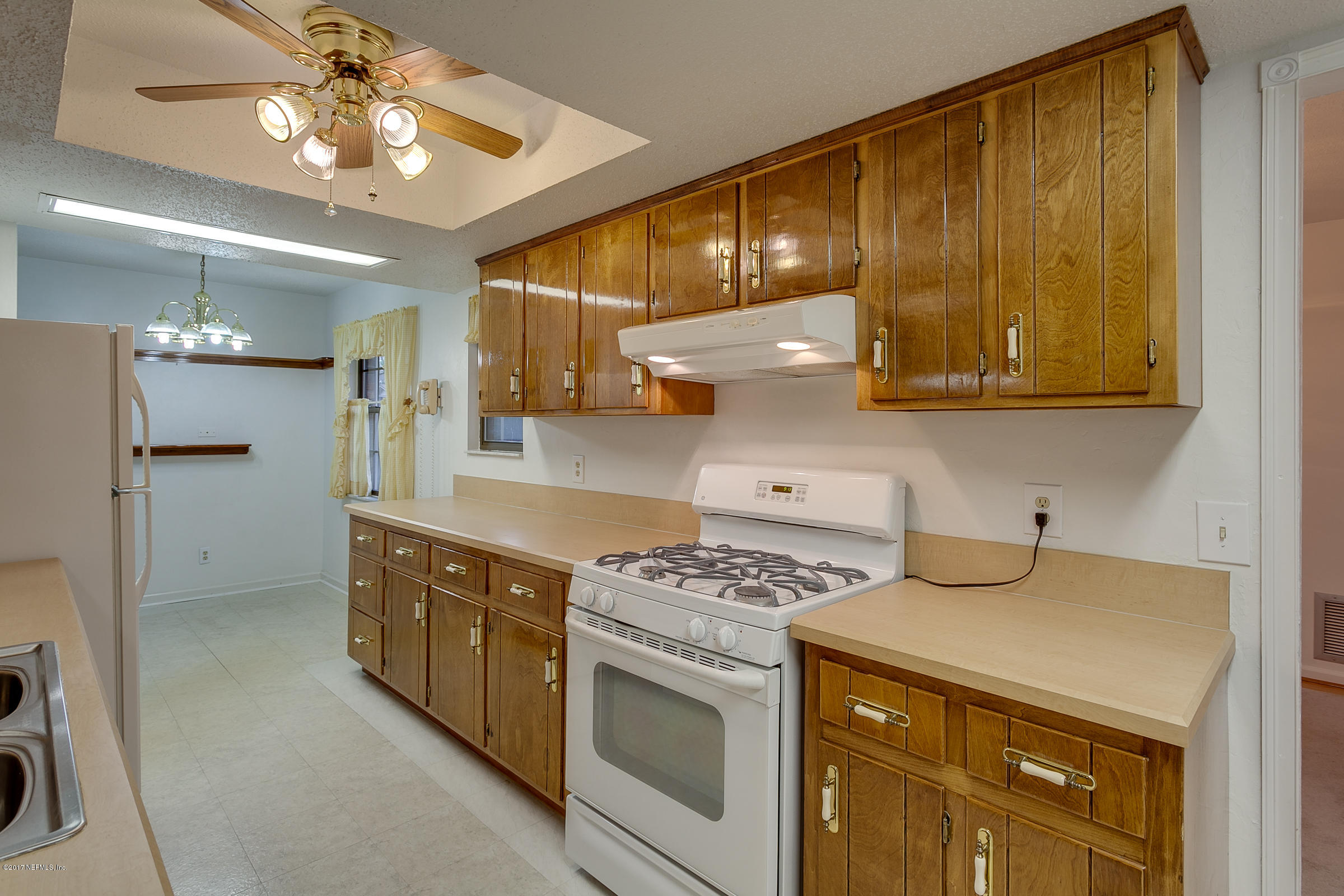 2532 Ridgecrest Avenue Orange Park, FL 32065 - Photo 8 of 30 Kitchen_View_2
