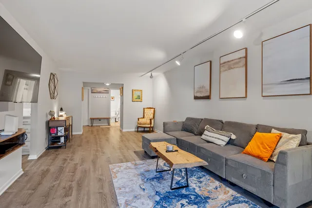 $249,900 | 1420 Stonebridge Trail, Unit 13, Wheaton, IL 60189