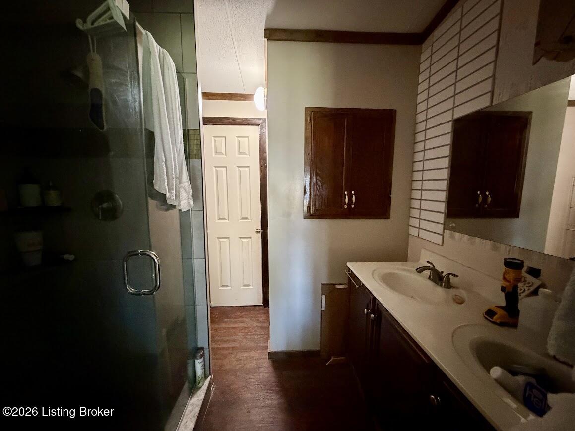 373 Ockerman Road Bloomfield, KY 40008 - Photo 16 of 35 primary bath