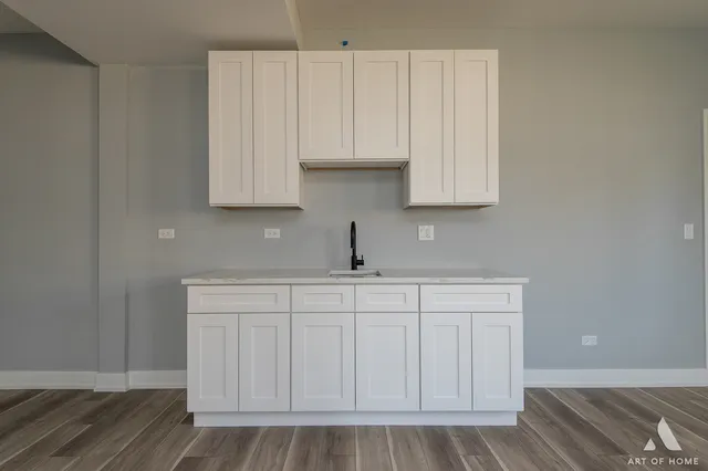 $669,900 | 8650 Lockwood Avenue, Burbank, IL 60459