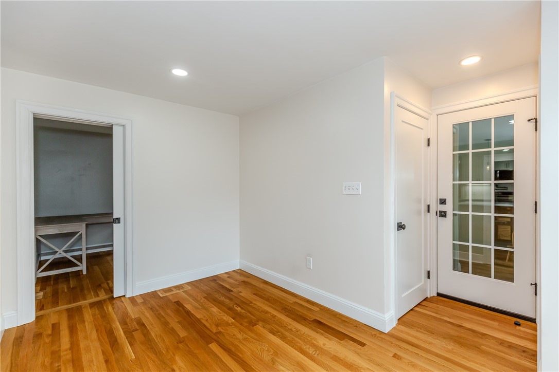 8 Barnes Street Smithfield, RI 02828 - Photo 15 of 48