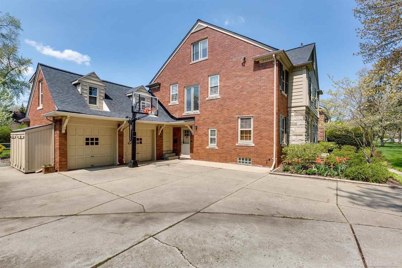 929 Trombley Road Grosse Pointe Park, MI 48230 - Photo 3 of 36