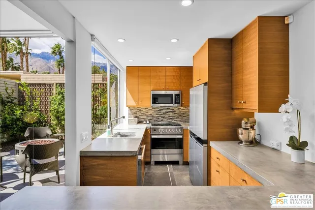 $699,999 | 360 Cabrillo Road, Unit 118, Palm Springs, CA 92262