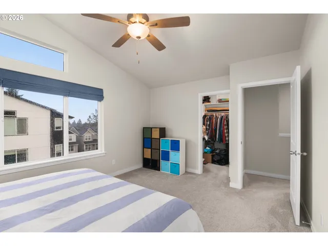 a view of a livingroom with a workspace