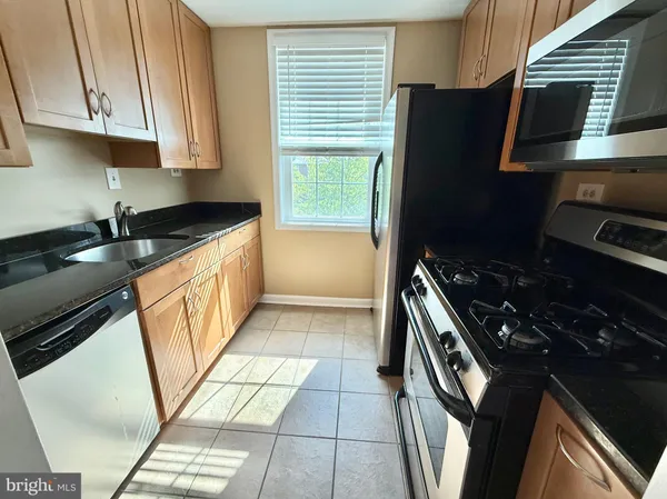 $1,850 | 230 North George Mason Drive, Unit 2304, Arlington, VA 22203