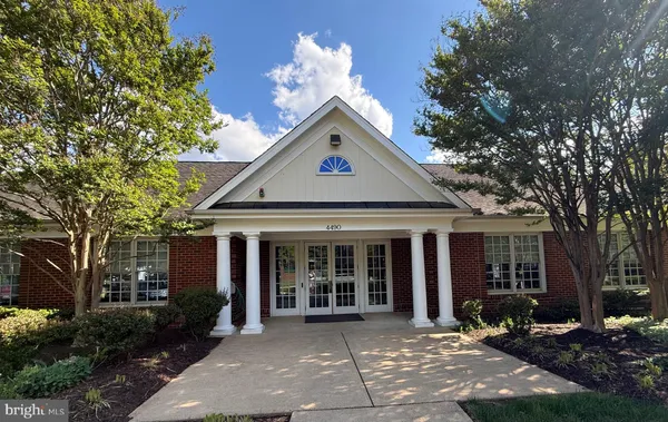 $1,850 | 230 North George Mason Drive, Unit 2304, Arlington, VA 22203