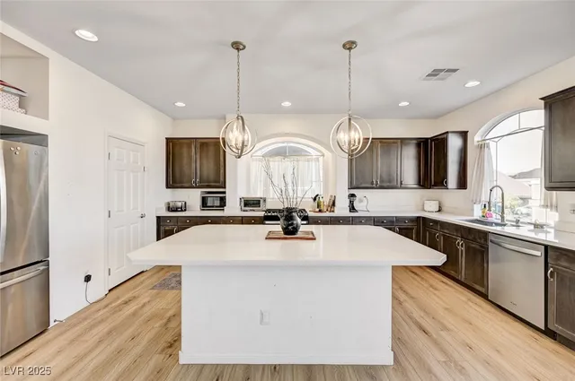 $3,995 | 6328 Rock Strm Lane, Las Vegas, NV 89141