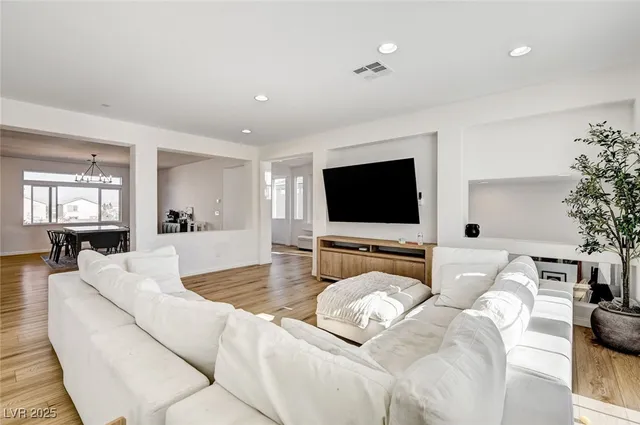 $3,995 | 6328 Rock Strm Lane, Las Vegas, NV 89141