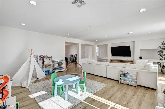 $3,995 | 6328 Rock Strm Lane, Las Vegas, NV 89141