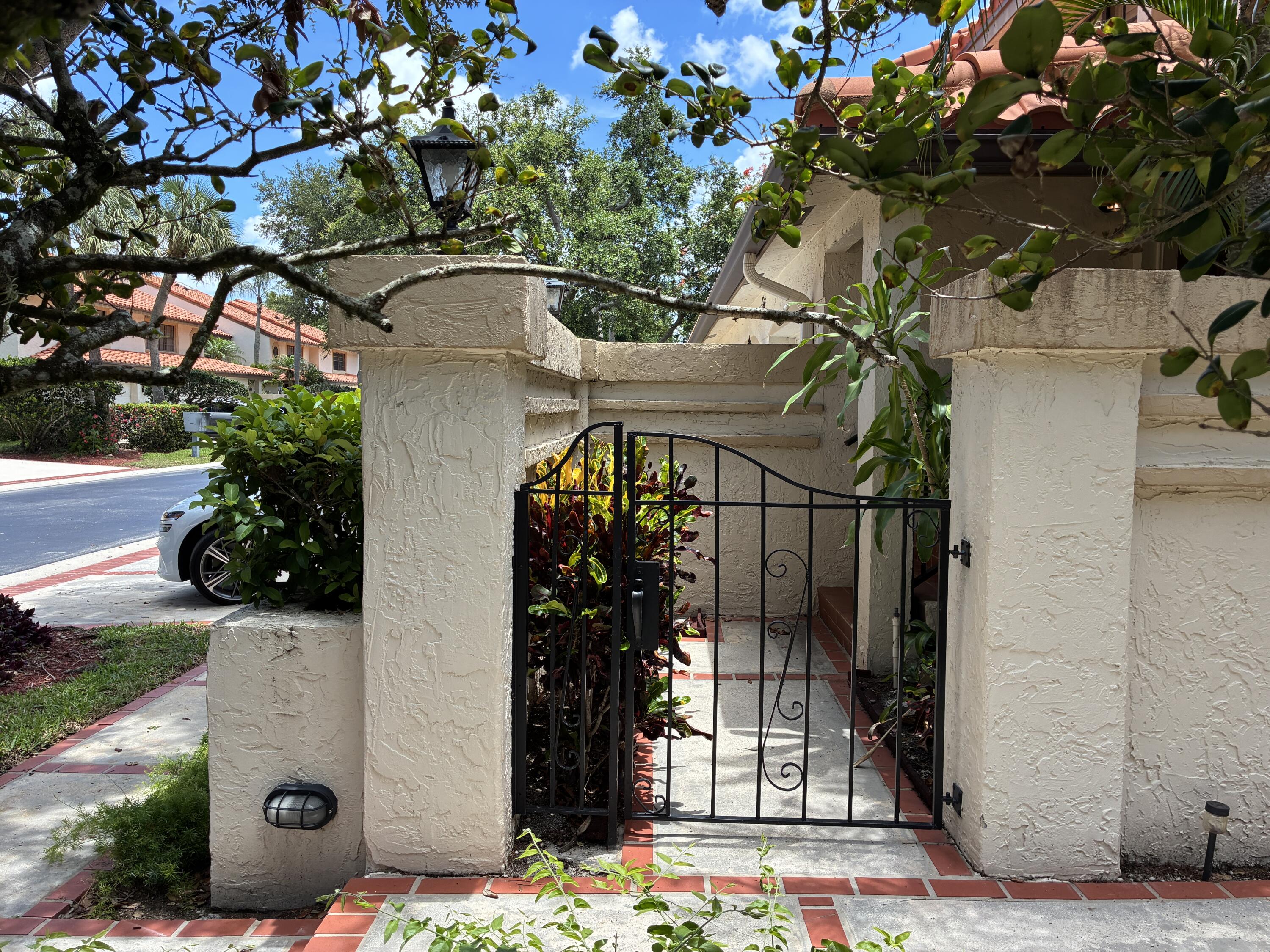 7895 La Mirada Drive Boca Raton, FL 33433 - Photo 3 of 43 IMG_0960
