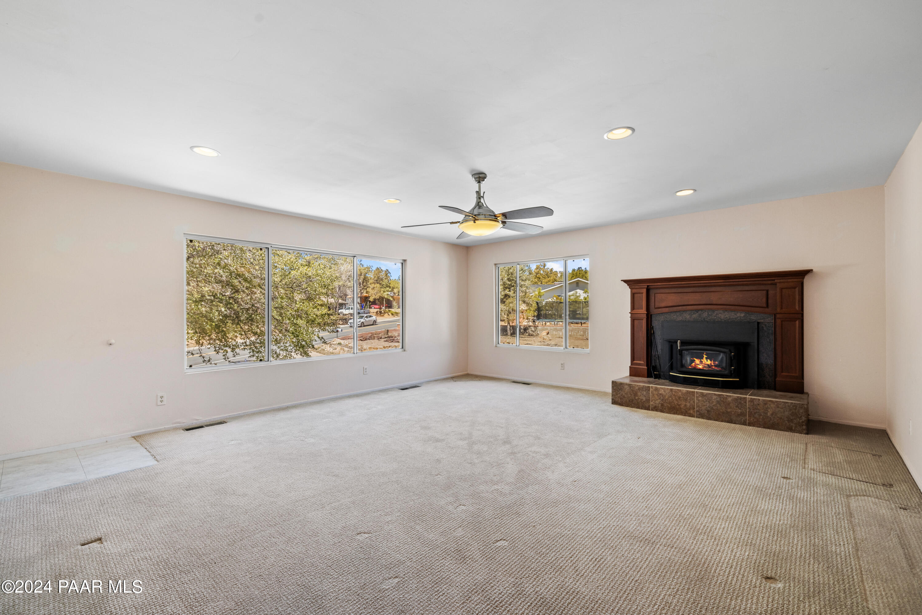 1892 Thumb Butte Road Prescott, AZ 86305 - Photo 8 of 22 002_Living Room