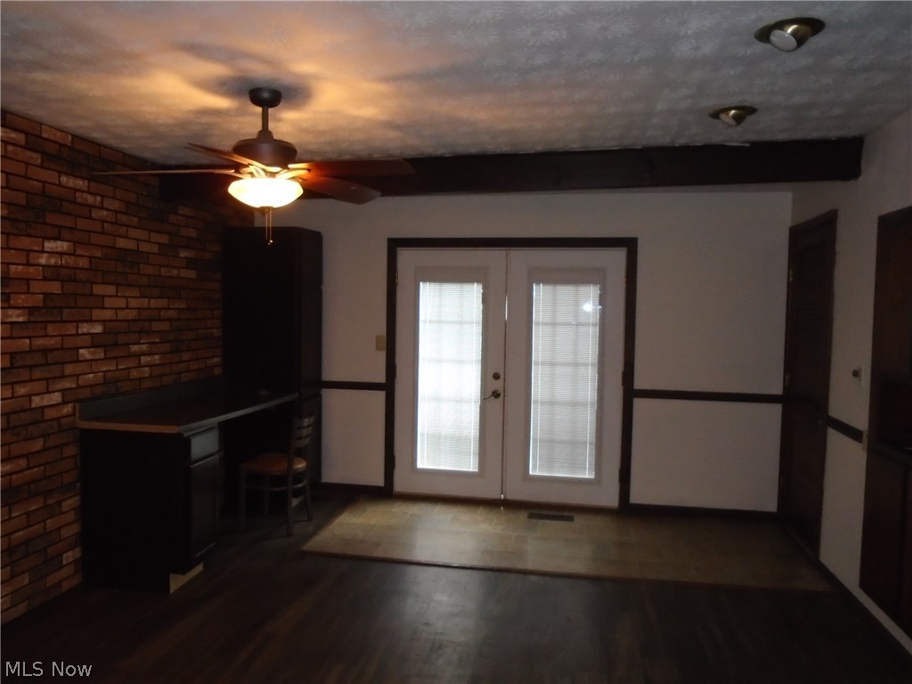 2446 North Road Southeast Warren, OH 44484 - Photo 7 of 21 Gallery Image 7