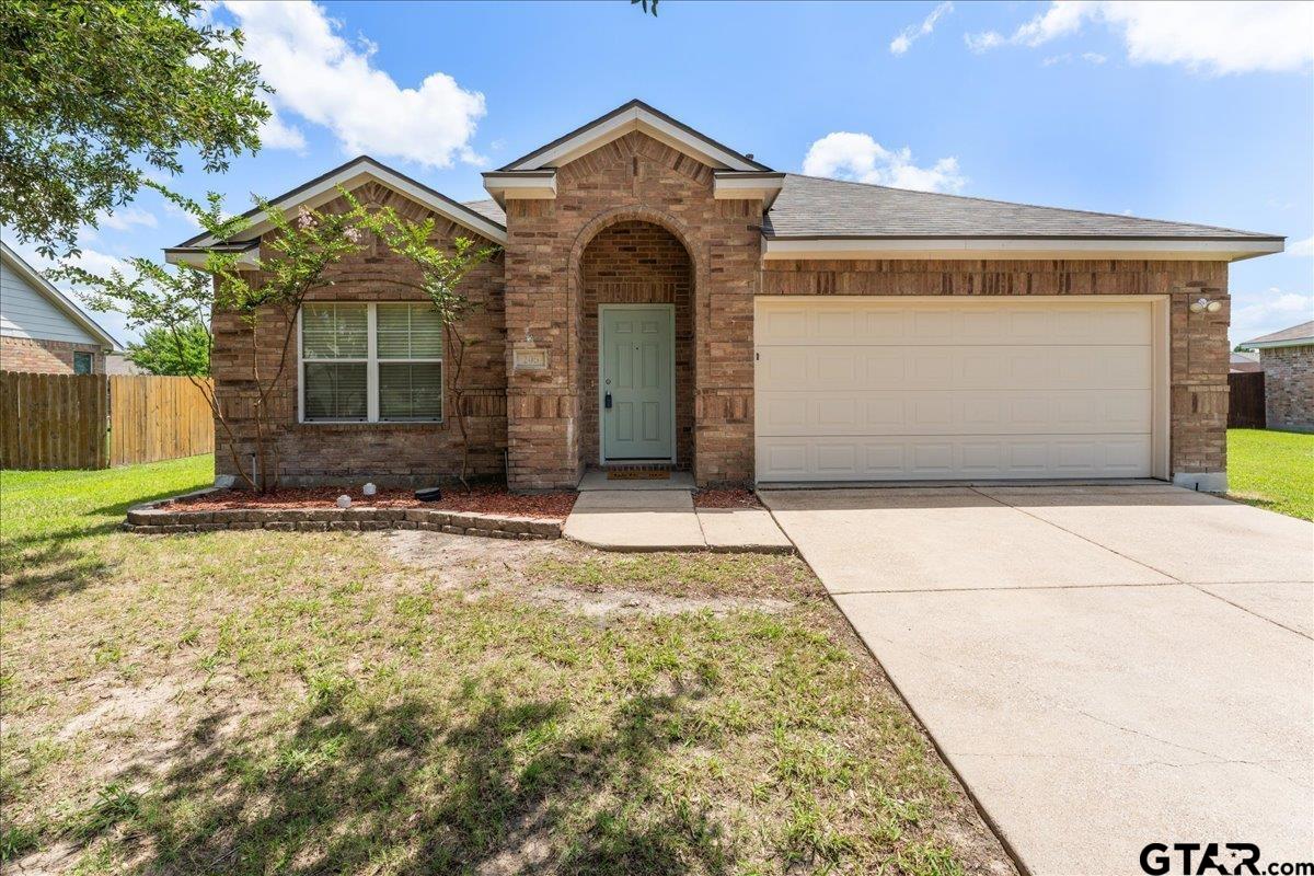 a view of entrance gate of the house