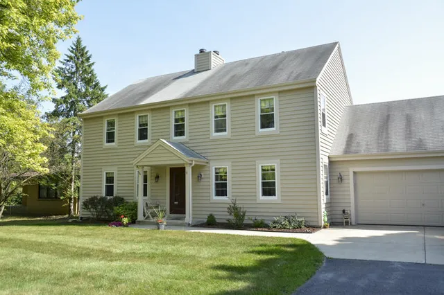 $3,400 | 7825 West Puetz Road, Franklin, WI 53132