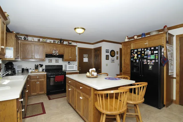 $3,400 | 7825 West Puetz Road, Franklin, WI 53132