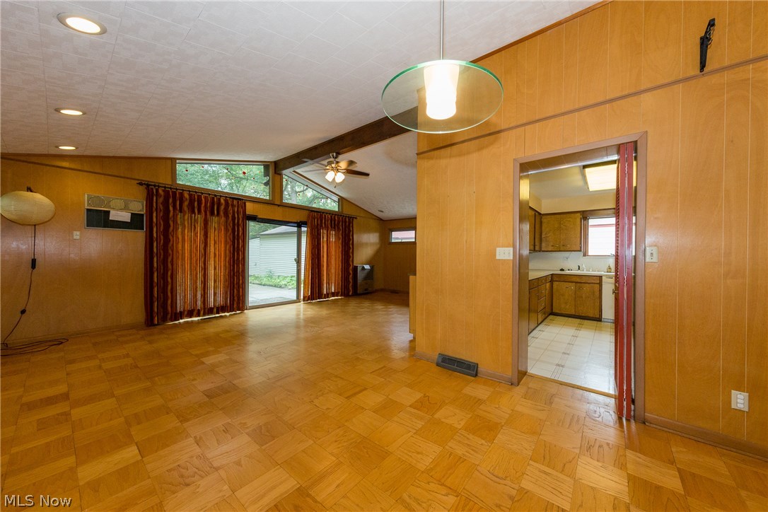 2445 Queenston Road Cleveland, OH 44118 - Photo 7 of 25 Gallery Image 7