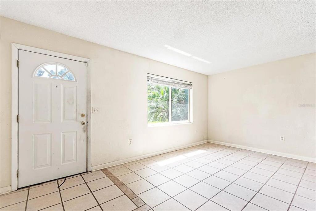 501 Southwest 75th Street, Unit C3 Gainesville, FL 32607 - Photo 4 of 27