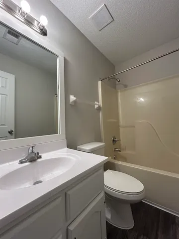 $1,895 | 7610 Bridelwreath Drive, Memphis, TN 38125