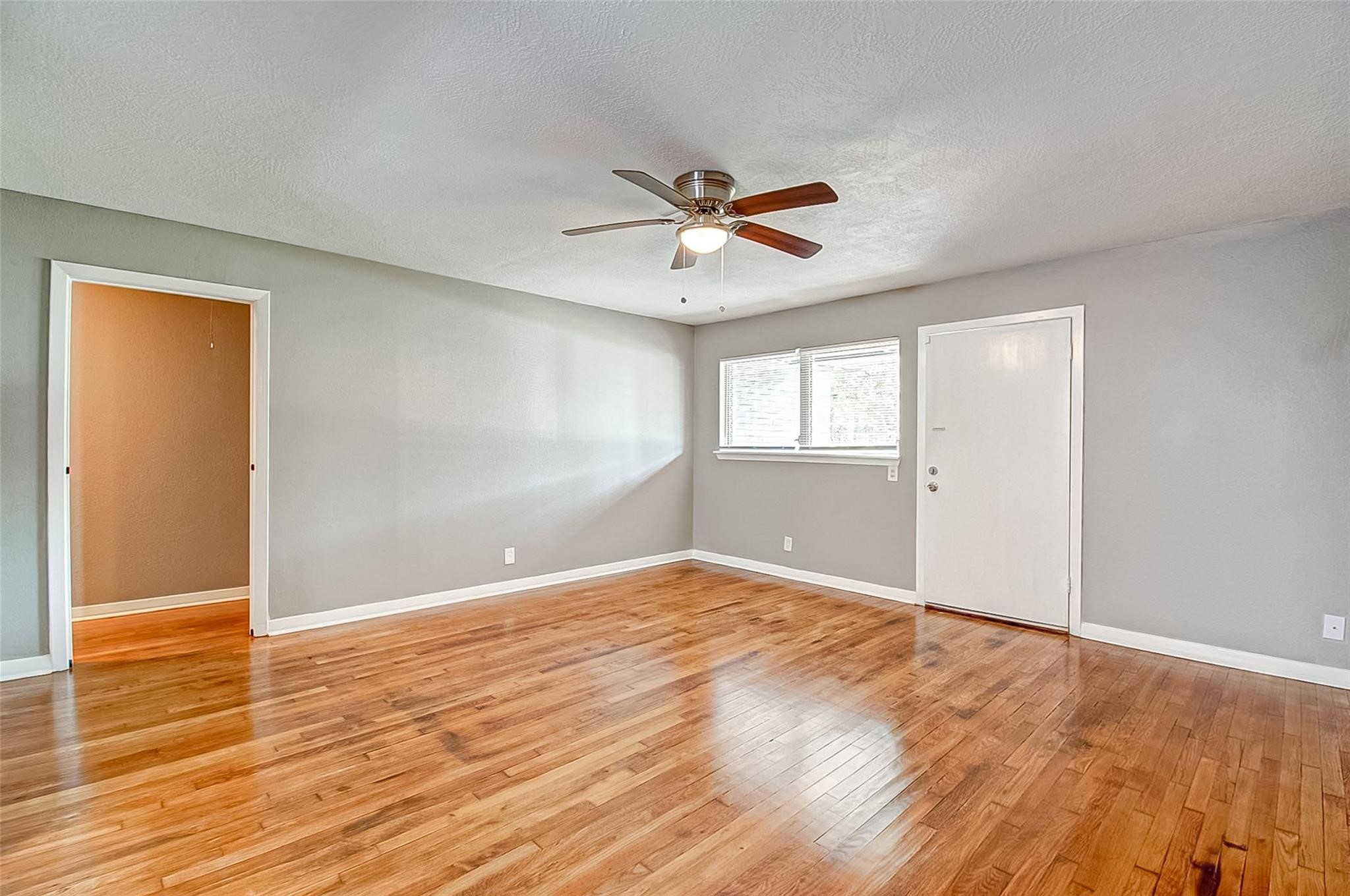 213 Newman Road La Marque, TX 77568 - Photo 4 of 15