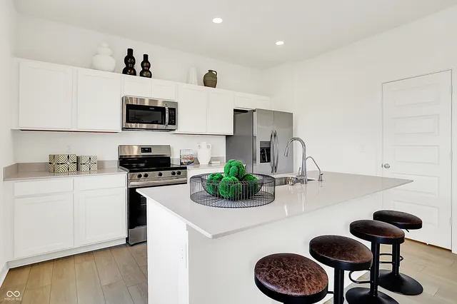 $316,690 | 2883 Woods Edge Drive, Greenwood, IN 46143