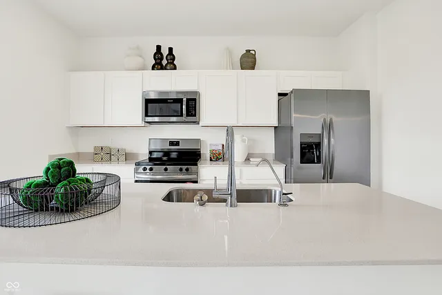 $316,690 | 2883 Woods Edge Drive, Greenwood, IN 46143