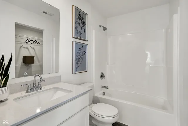 $316,690 | 2883 Woods Edge Drive, Greenwood, IN 46143