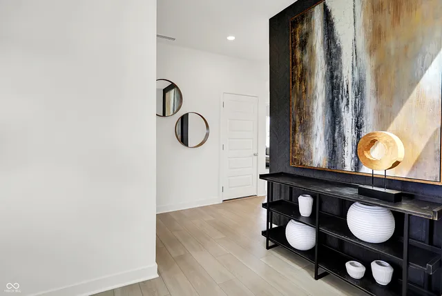 $316,690 | 2883 Woods Edge Drive, Greenwood, IN 46143