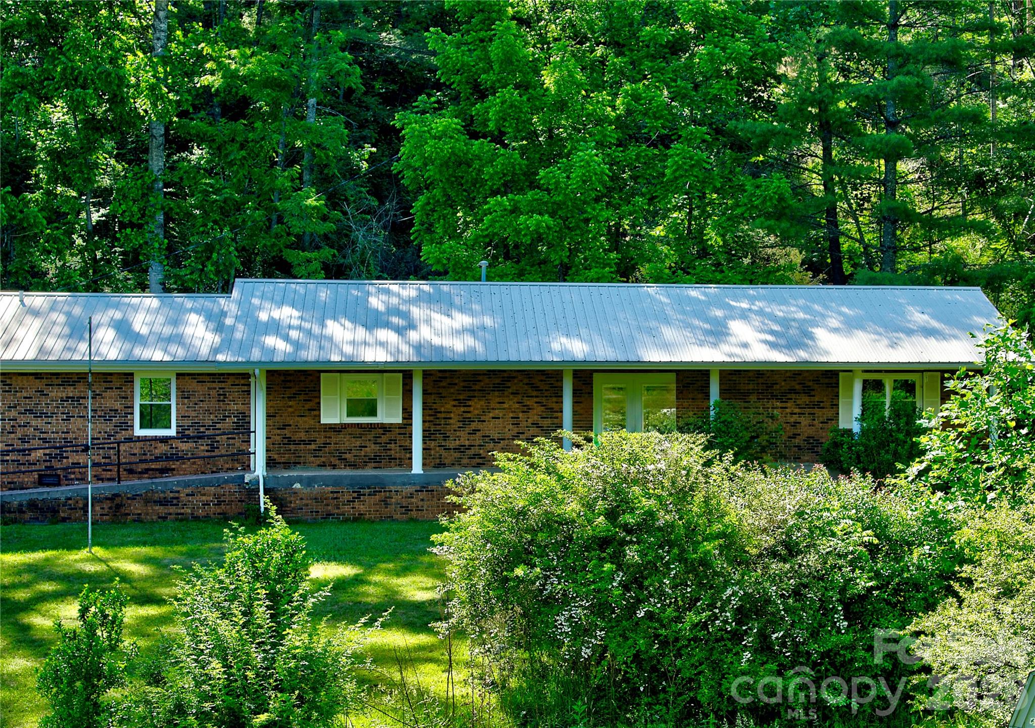 208 Murdock Road Bakersville, NC 28705 - Photo 2 of 46