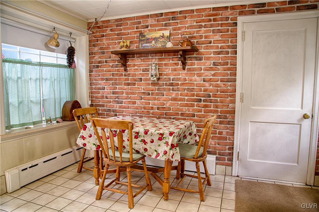 214 Young Road Nazareth, PA 18064 - Photo 4 of 24 Gallery Image 4