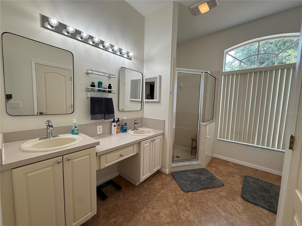 4109 Amber Ridge Lane Valrico, FL 33594 - Photo 14 of 24